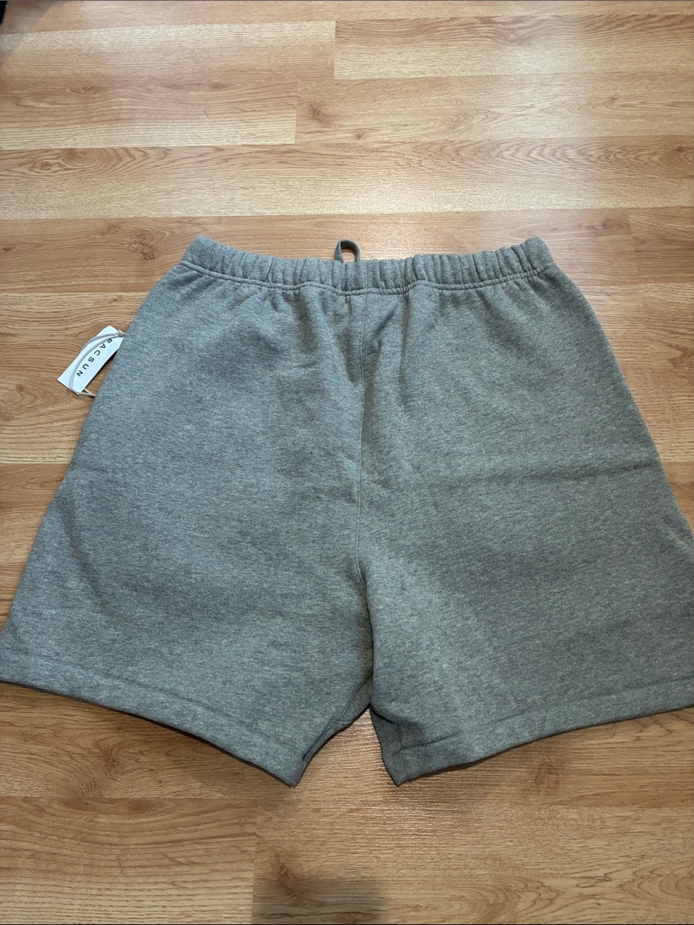 Essentials Fear of God size L shorts - Picture 4 of 4